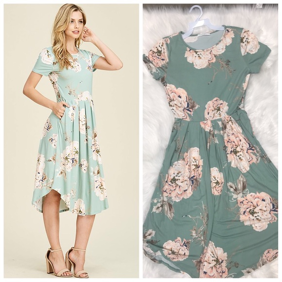 Reborn J Dresses & Skirts - Reborn J Mint Floral print midi dress